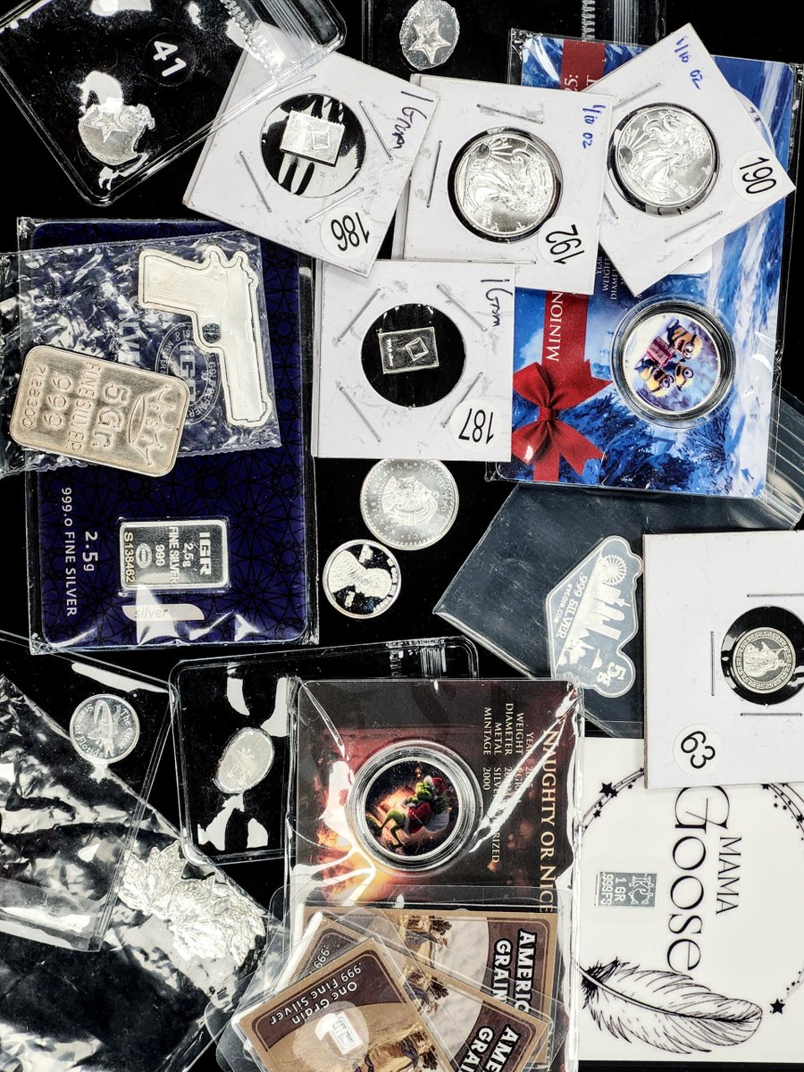 Coin_HuntersLLC's tweet image. Today's fractional silver haul!!
.
.
#SilverCollection #FractionalSilver #BullionCollectors #CoinCollecting #numismatics #onlineauction #localcoinshop