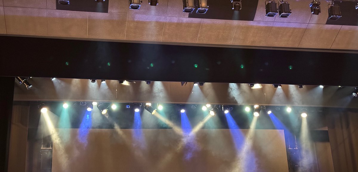 本日初日を迎えます。
シアター1010は、マルイのエレベーター、もしくはエスカレーターで11階へ。開演直前は混み合いますのでお時間には余裕を持ってお越し下さい。
#１リットルの涙
#伊藤理々杏
#舟木健 
#北川尚弥 
#谷藤海咲
#大森莉緒
#大崎捺希
#永利優妃
#後本萌葉
#本西彩希帆
#武田智加