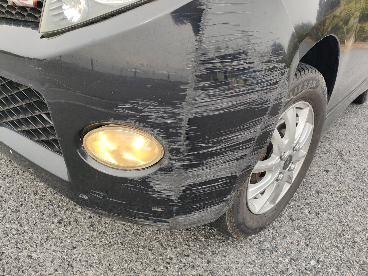 4年間で傷だらけにしたMAX。こんなに車のボディを傷つけた事は今まで