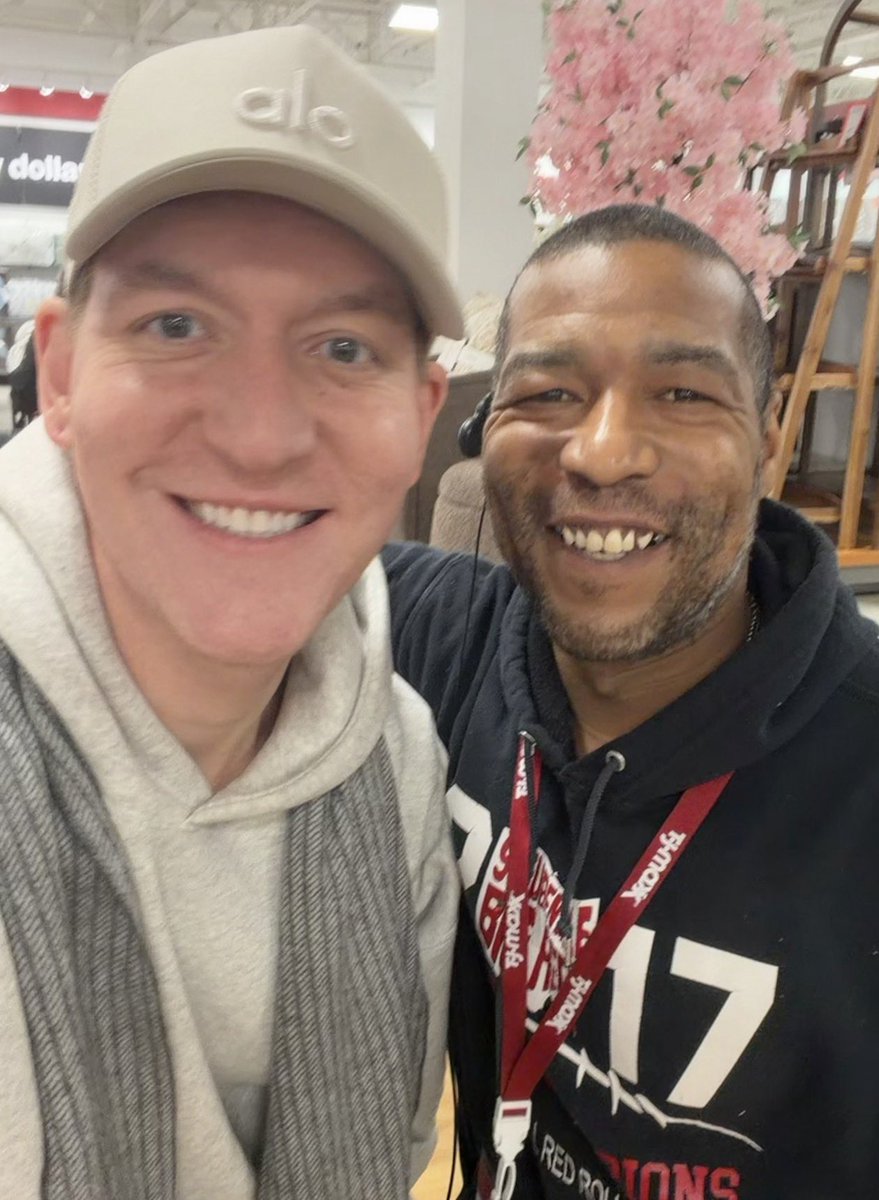 jamescich's tweet photo. and this is the best Running Back i had a chance to play with. still friends to this day… James Cich https://t.co/xLSOTK8LQR