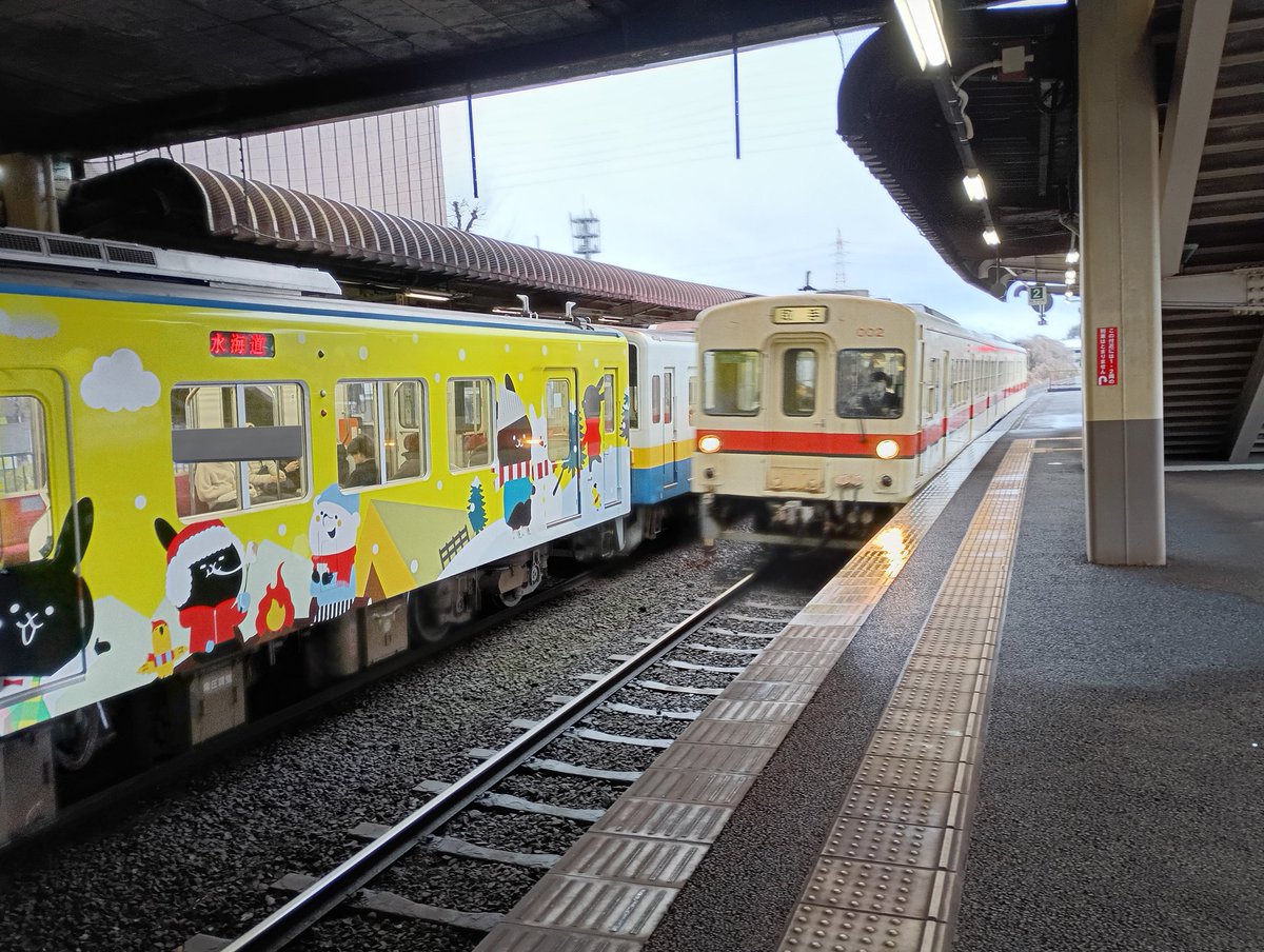 今朝は小雨☔ 帰りは雨がやんで、傘を車内に忘れないようにしないと