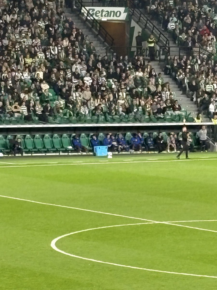 O banco do Porto está completamente desnorteado….
Tem um pino e bola à frente.