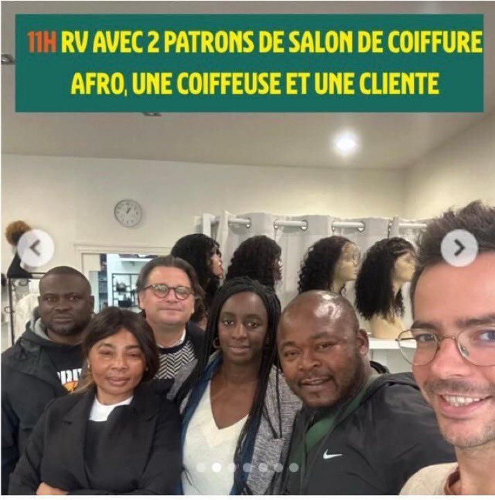 ParisResiste's tweet photo. @charlottenenner photographiant   @sylvainraifaud  et @aminataniakate du Conseil de Paris, en train de soutenir ce patron engagé contre l’arreté préfectoral obligeant la fermeture des salons à 20h. « Patron voyous » dont parle @cordebard et toute la presse française aujourd’hui. https://t.co/4fmZiOhIEh