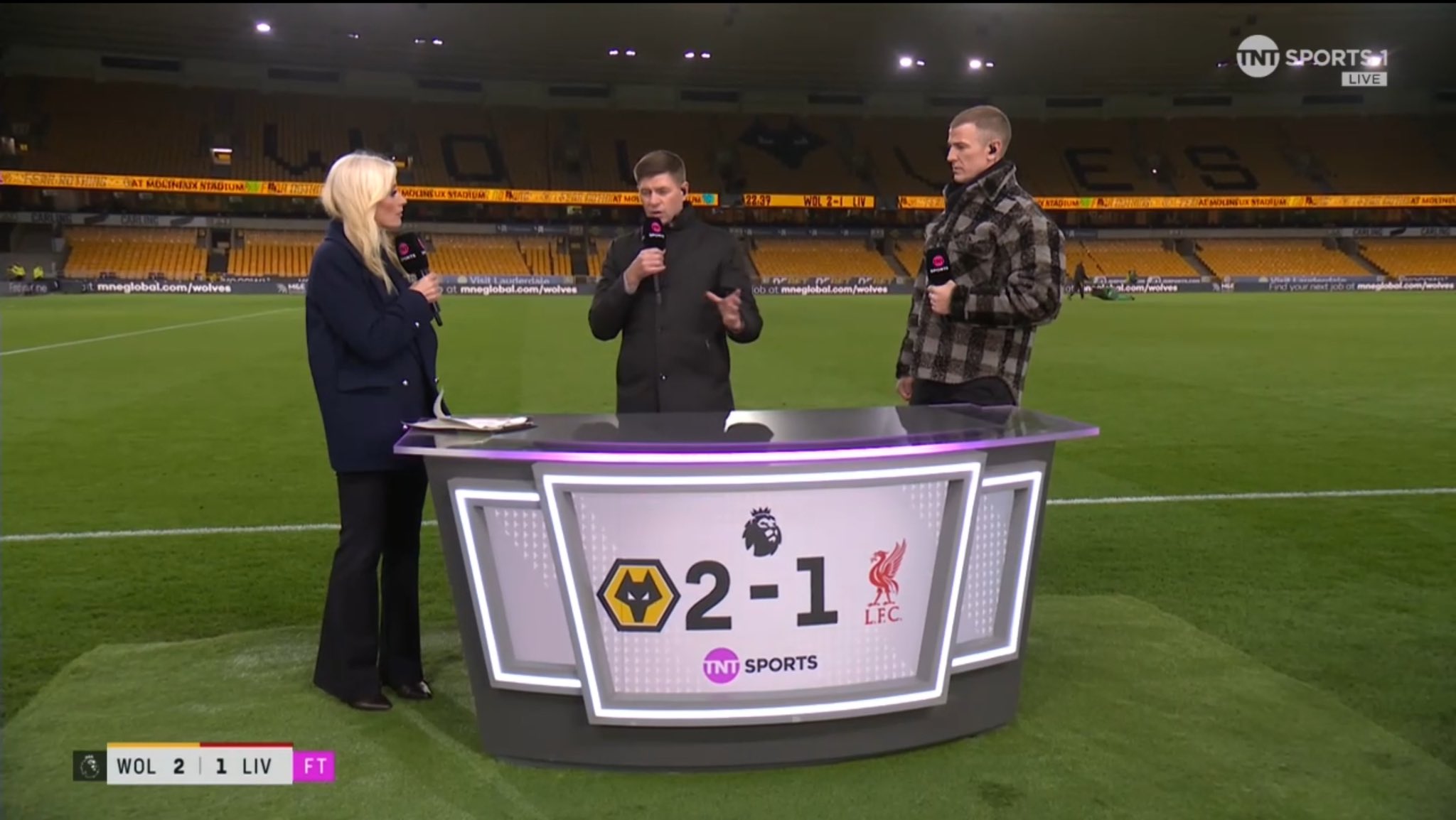 ستيفن جيرارد: "ريـو نغوموها يجب أن يصبح الجناح الأيسر الأساسي. لأنه يفعل أكثر مما يفعله غاكبو في 65 دقيقة.". المصدر 