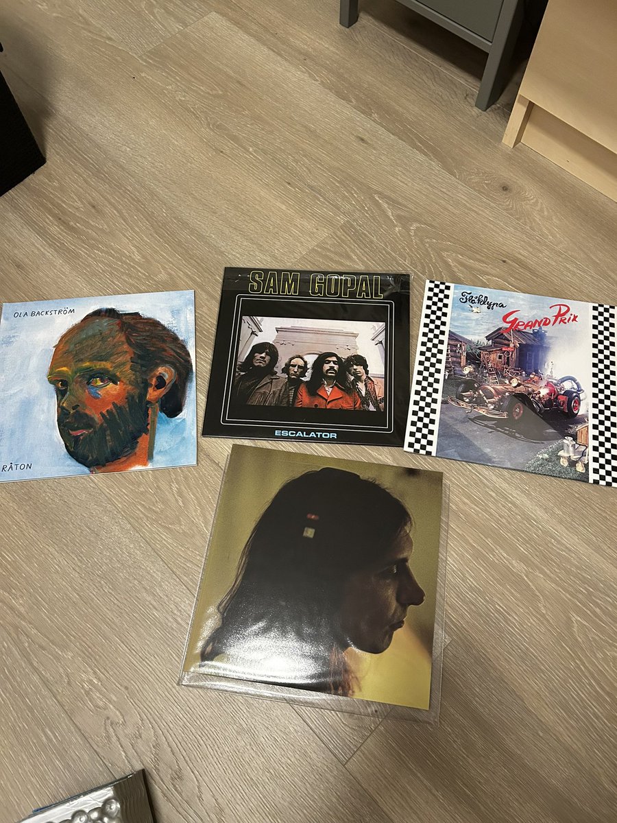 Cennty2's tweet photo. My records!!! sans two secret ones and one "dupe" https://t.co/aNYz1oXg5a
