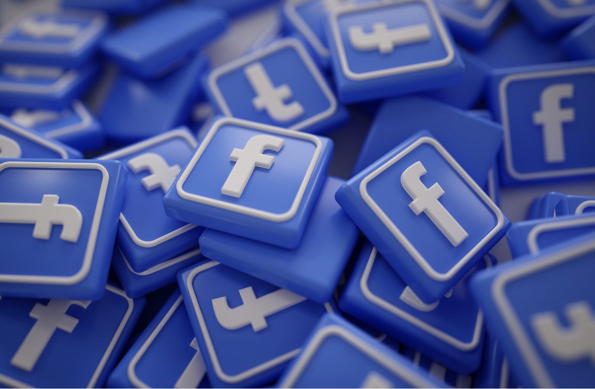 Amplifiers01's tweet image. If you just got randomly logged out of Facebook, don't panic. 

​A massive global outage is hitting Meta platforms tonight.  Thousands of reports are flooding in from the US and UK.

​Time to head back to X or actually talk to the people in your house? 
#FacebookDown
