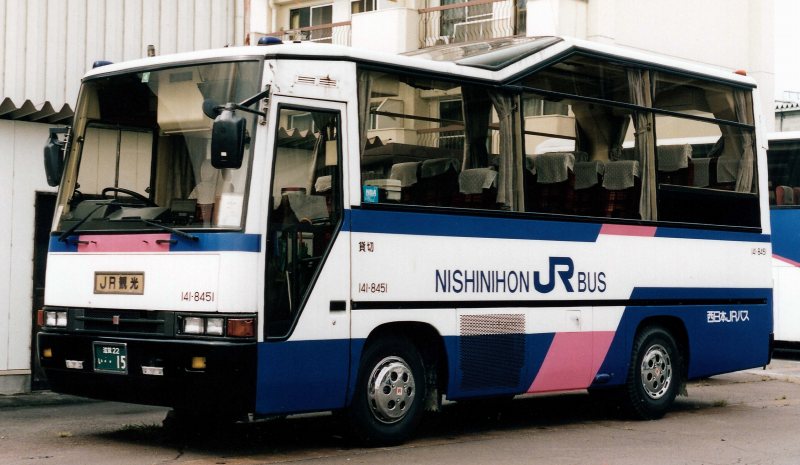 西日本ＪＲバス
滋賀22い･･15　P-MR112D（89年式）　コード№141-8451　北村ボディ