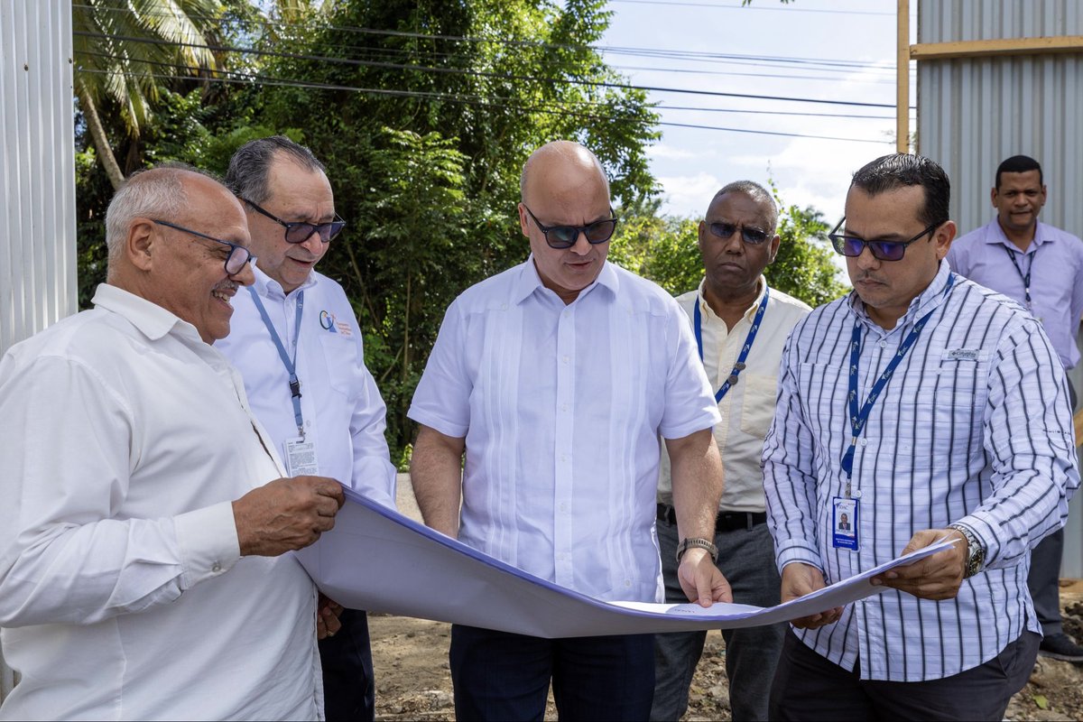 irodriguezduran's tweet photo. Con el inicio de los trabajos de construcción para la instalación del moderno radar primario y secundario ADS-B en el Aeropuerto Internacional del Cibao, avanzamos firmemente hacia el fortalecimiento de nuestro sistema aeronáutico nacional. https://t.co/6PvwpkazBE
