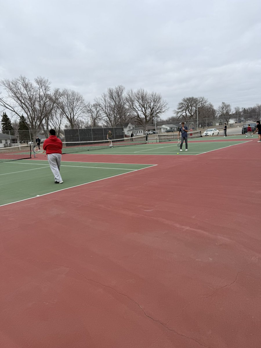 LeMarsTennis's tweet image. Gearing up for the season! #letsgodogs