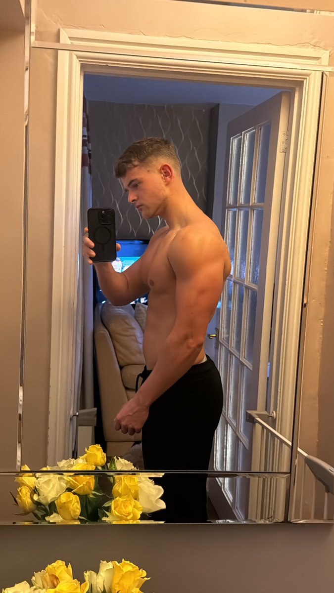 Exactly a year apart to the date between pictures, same person, same place, different outlook🙏🏼