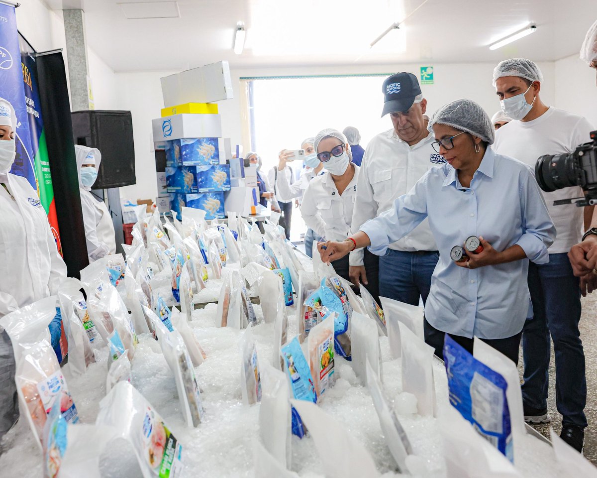 GreyberE75960's tweet photo. La presidenta encargada, Delcy Rodríguez, inspeccionó la planta procesadora Pacific Seafood en Cumaná para fortalecer la producción nacional de productos pesqueros.

#bbvipal5 #bbvipks4
#LosQueremosDeVuelta
#BringThemBack https://t.co/PaBH3bQKZt