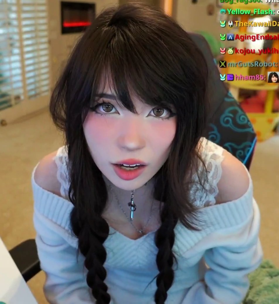 EmirusDisciple's tweet photo. POV she finds your twitter account https://t.co/Xm23WjZ2vK