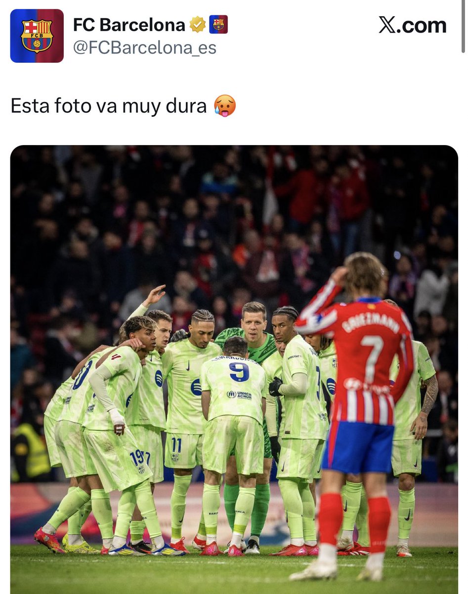ejf249's tweet photo. griezmann esperando un año para hacer ésto KJJJ qué tipazo https://t.co/GxRzxXrdMP