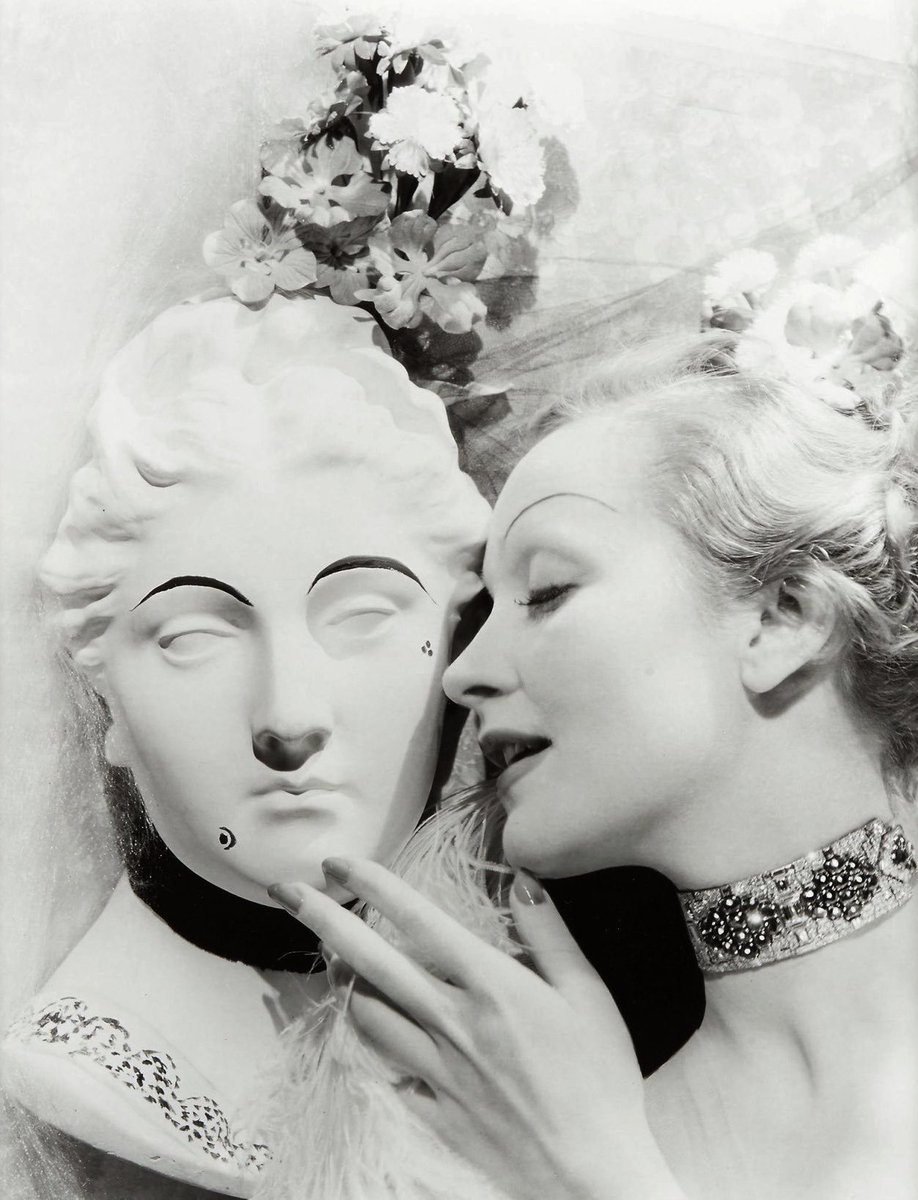 marlene dietrich photographed by cecil beaton, 1935
