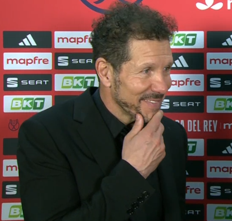 🚨 سيميوني:
"هدف برشلونة الثالث الذي أحرزه بيرنال… جاء من "تسلل"!