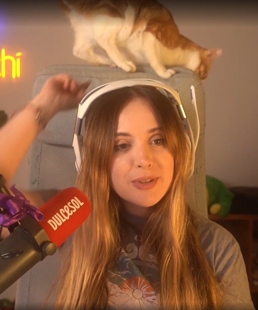 Modinoff_'s tweet photo. @Mayichii Guten Nacht, me he recreado mucho con el directo de hoy con la plática y el juego del resident evil. Descansa, cuídate y sé feliz que al final es lo único importante.🌸💜💜 https://t.co/rjLDnbfsnI