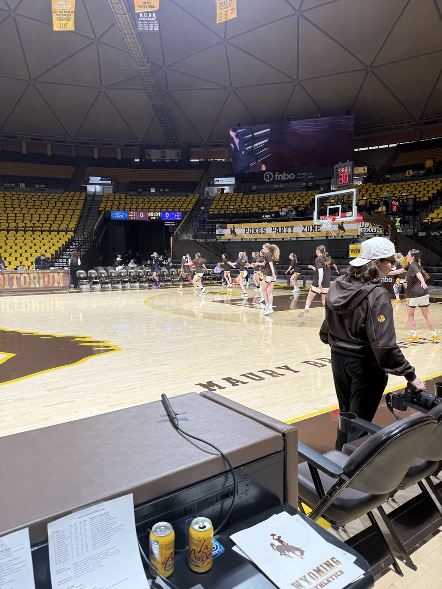MollyMarrin1's tweet image. Game day on the mic 🎙️with @rmix13 

Wyoming WBB takes on Grand Canyon tonight — looking forward to another great matchup and a fun one to call!

📺 Watch live on the @MountainWest Network
#GoWyo | #WomensBasketball

@wyo_wbb vs @GCU_WBB