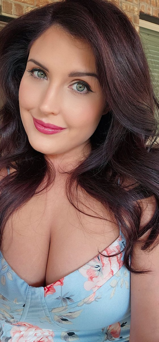 Elizabeth Monarch tweet media