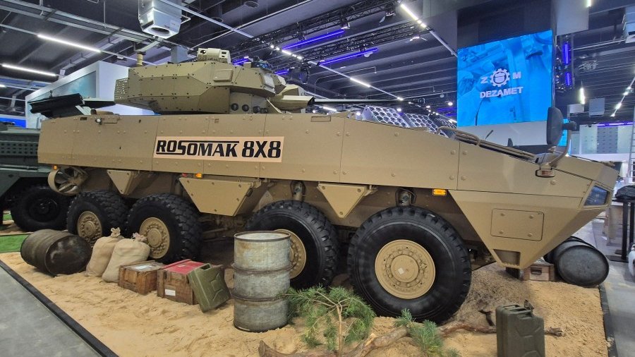jurgen142785553's tweet photo. @MJMarszalkowski Dla przypomnienia: "budżetowy"🇵🇱 #Rosomak #Long z 🇸🇰wieżą #TURRA30 był prezentowany na MSPO 2025 jako propozycja eksportowa 🇵🇱Polski i🇸🇰Słowacji kierowana do Wietnamu🇻🇳 i Arabii Saudyjskiej🇸🇦, gdzie Rosomak-L przeszedł pomyślnie testy🇸🇦
https://t.co/4uWWCjw1gf https://t.co/uZ4sjLxso6