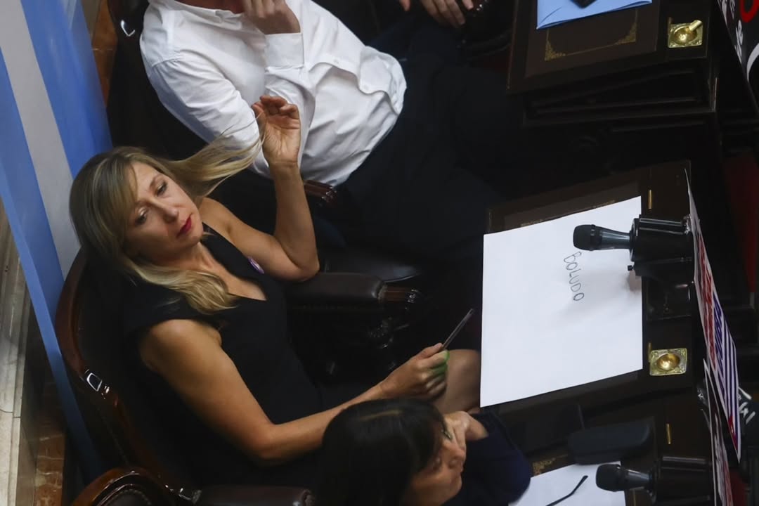 _sofib's tweet photo. Se podría decir que esta es la peor semana de mi vida en años (recién es martes) asiq pienso estar así hasta q termine https://t.co/V6AhPLBOaz