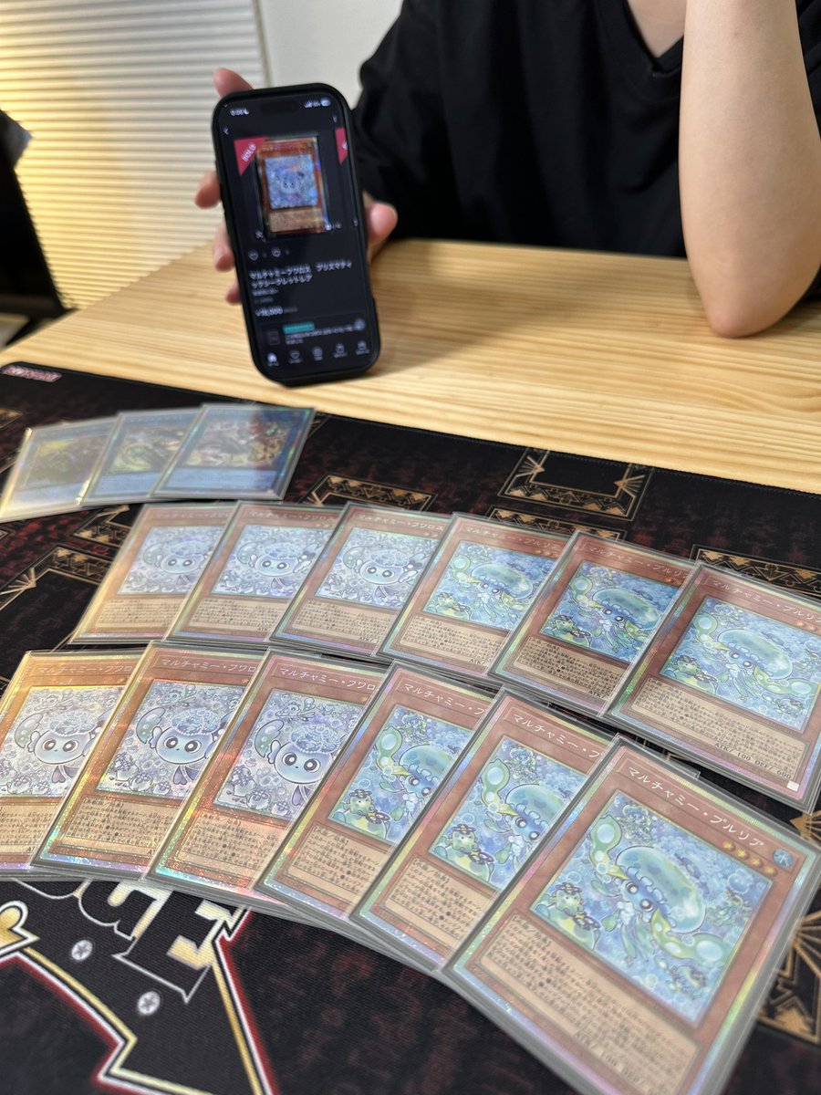 daizin1992's tweet photo. 妻にこのカードたちの必要性を力説してるけど2セットある必要性が鬼門 https://t.co/bg1OpZ1aj8