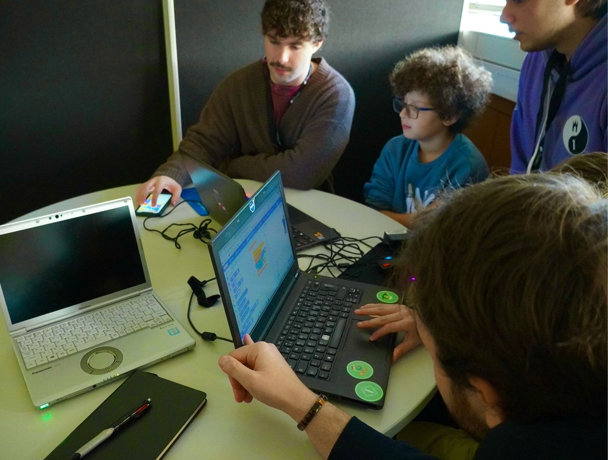 CoderDojoBraga's tweet photo. Registos da sessão do dia 21/02 💻

Na última sessão, os nossos ninjas voltaram a pôr a criatividade a trabalhar, explorando novos desafios e dando continuidade aos seus projetos. 🥋

Entre aprendizagem e partilha, foi mais um encontro cheio de energia no CoderDojo Braga! 🚀 https://t.co/tteAvRbUeL
