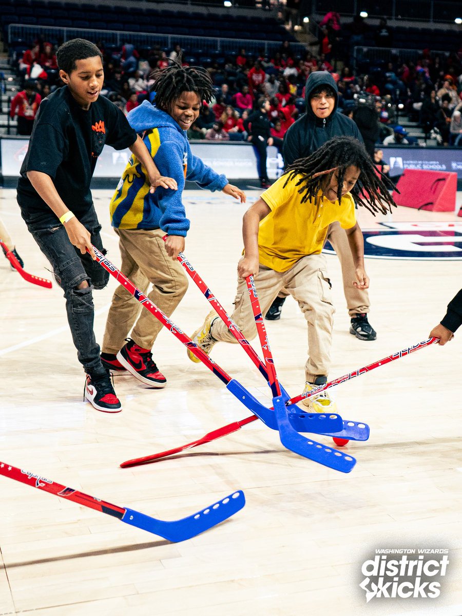 ⛹️‍♂️🏈🕺🏑