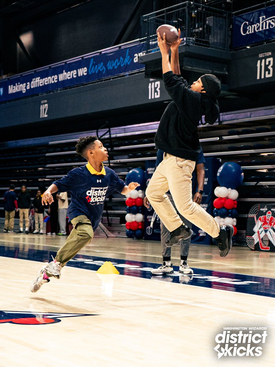 ⛹️‍♂️🏈🕺🏑