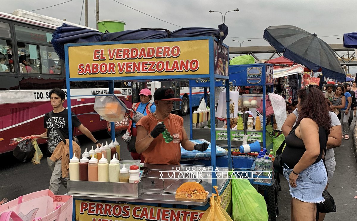 limantigua's tweet photo. Gustitos Limeños - Siglo XXI
Fotografía 📸 Vladimir Velásquez
#CentroHistoricoDeLima #prolima #PlanMaestro #LimaComoVamos #chl #RenzoReggiardo #Lima #LuisMartinBogdanovich #LimaPotenciaMundial #CiudadDeLosReyes #MarcaLima https://t.co/ISvirIGhMj