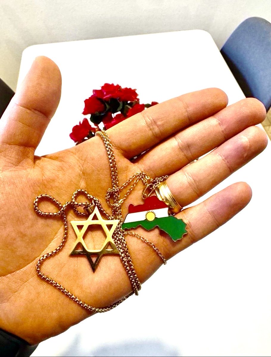 Ranjdar_a_cohen's tweet image. Long live Kurdistan!
Long live the proud people of Kurdistan — Kurds, Jews, Christians, Muslims, and all communities who share its mountains and history.

From Kurdistan, from the ancient traditions of the Kurdish Jews to the spirit of unity in the region — may there be peace,