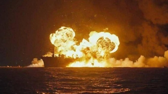 عاجل🚨

"هجوم إيراني" يستهدف "مدمرة أمريكية" في المحيط الهندي