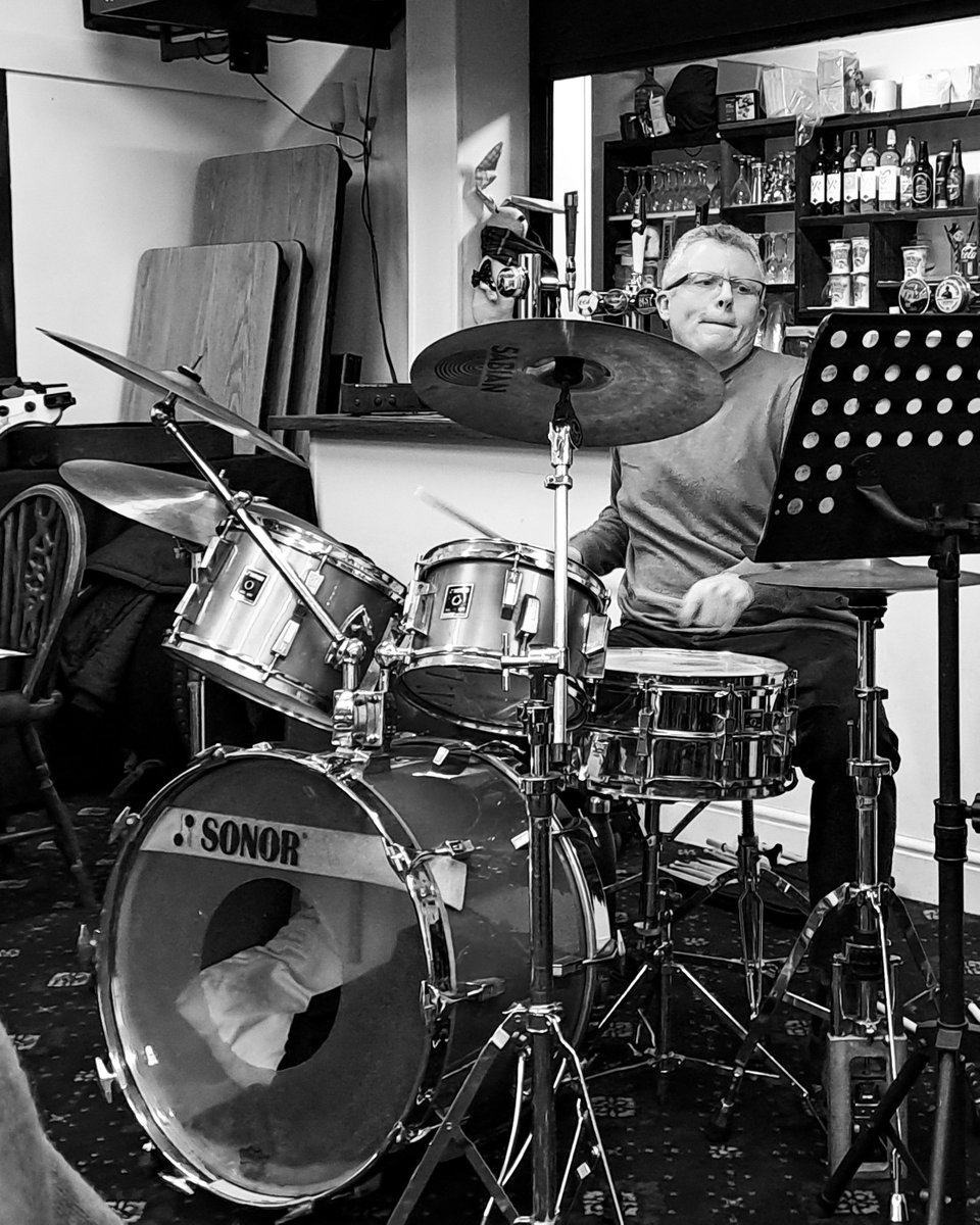 RadioDaysBand's tweet photo. A great rehearsal this evening. We ran through the set for our gig at the Oxford Golf Club on Thur 19th March. We will join our friends the Velvet Tones as their guests at the Double Header! Music starts 8PM. Come along for an evening of swinging tunes and plenty of dancing! https://t.co/n3Ds3HeNjP