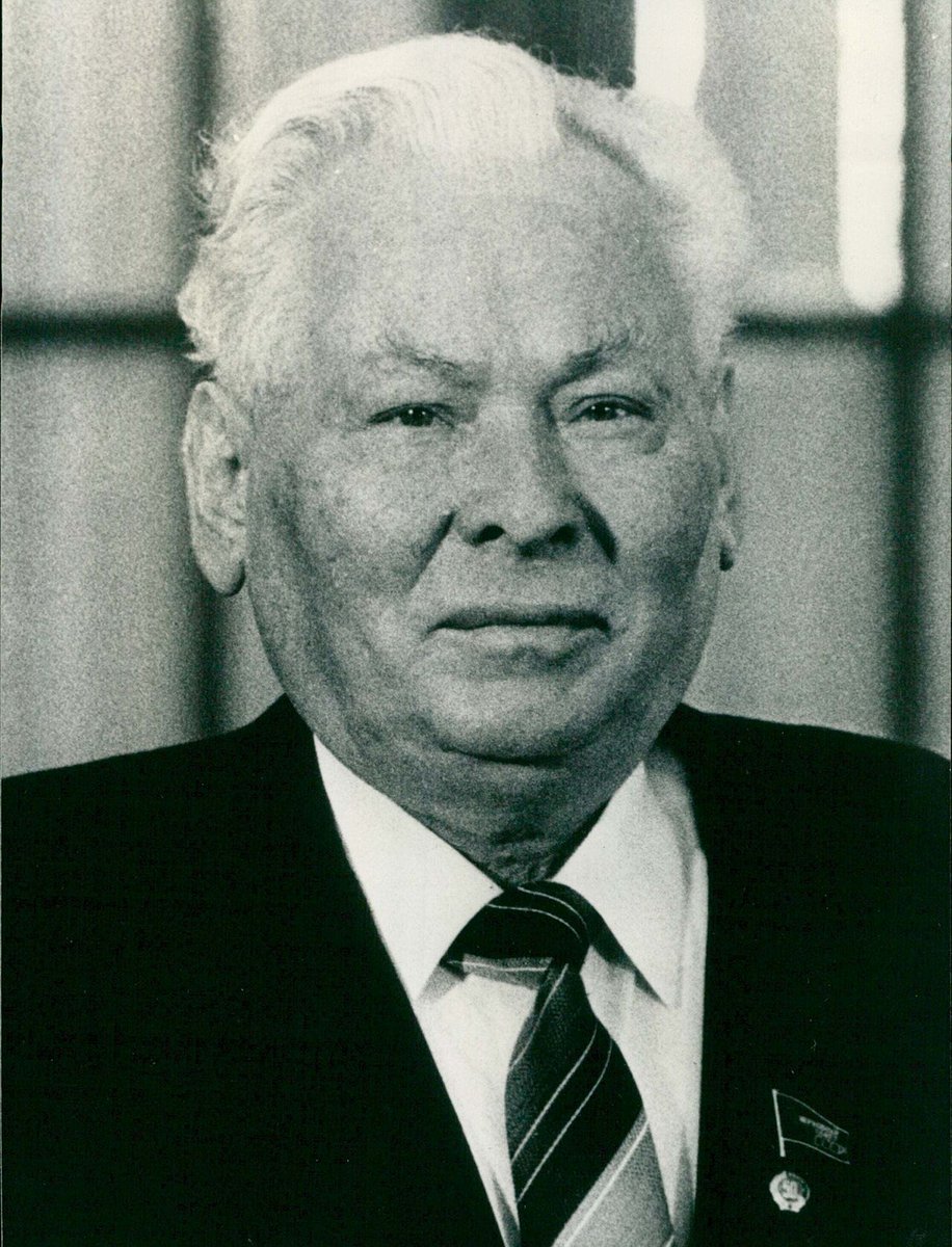 URDailyHistory's tweet photo. 11 Mar 1985: Mikhail Gorbachev, who would be the last leader of the #Soviet Union, succeeds Konstantin #Chernenko as general secretary of the USSR. Chernenko had died the day before, having served less than a year. #Communist #ColdWar #History #OTD #ad https://t.co/vzREeaM2iu https://t.co/qbGQ2aLk25