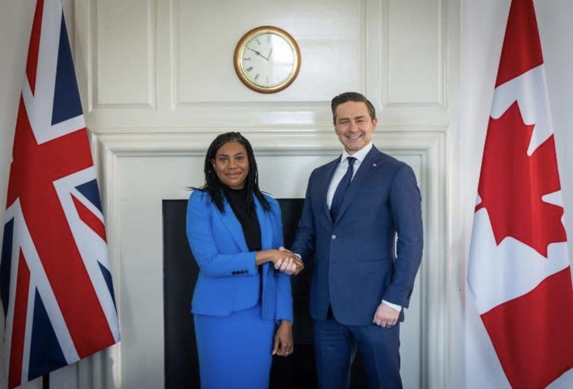 This awkward, arrogant man just can’t help but make Canadians cringe. What’s with this posture? Platforms and a girdle again? Poilievre spoke at the Margaret Thatcher lecture with Liz Truss in the front row. Thatcher and Truss were both disliked in Canada, just like Poilievre is.