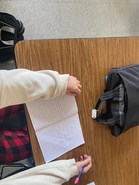 meemtip's tweet photo. Loved my first school visit in South Hero, Vermont with The Folsom School's 7th and 8th graders. They gave me a great welcome, we talked about Kat's Greek Summer, Greek mythology, memories, and writing. We also did a writing workshop! Truly a highlight of my author year:) https://t.co/Io3qNY2KTT