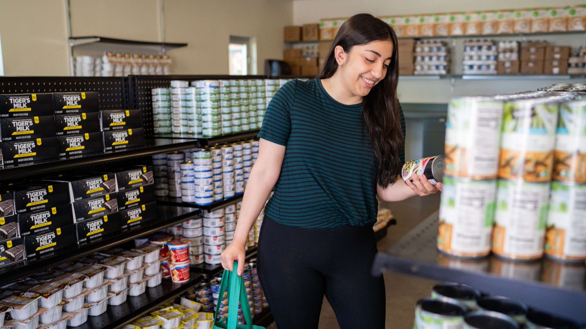 CalCommColleges's tweet image. It’s #NationalSchoolBreakfastWeek! A healthy start can make all the difference &amp;amp; #CaliforniaCommunityColleges are here to support students every step of the way. 

From food assistance to basic needs resources, you’ll find tools to help you thrive at ICanGoToCollege.com.