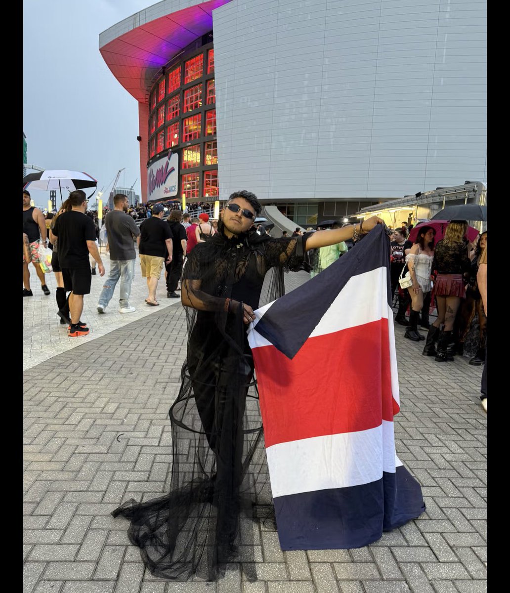 Mis dos lookcitos para el Mayhem Ball 😮‍💨❤️