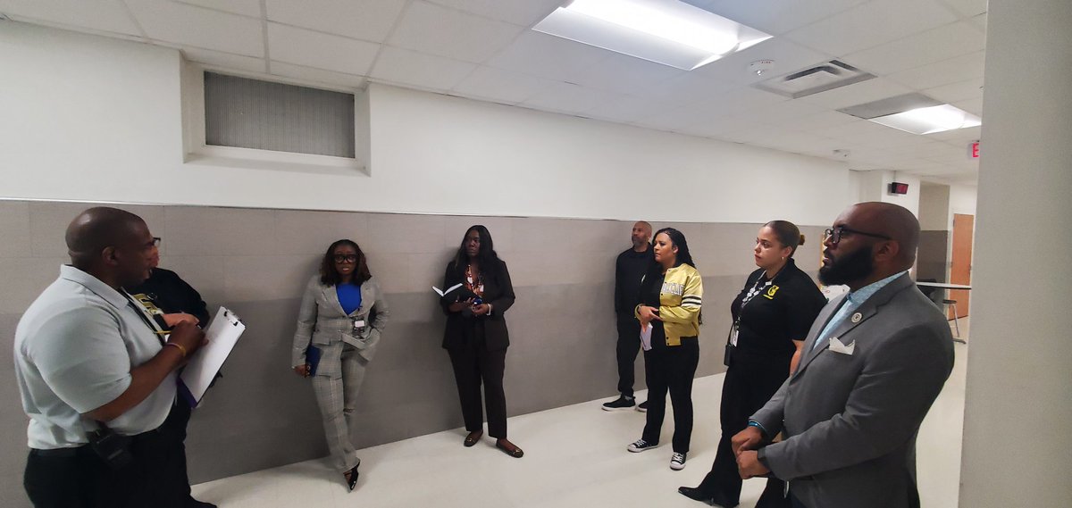 Ms. Jennifer Jones tweet media