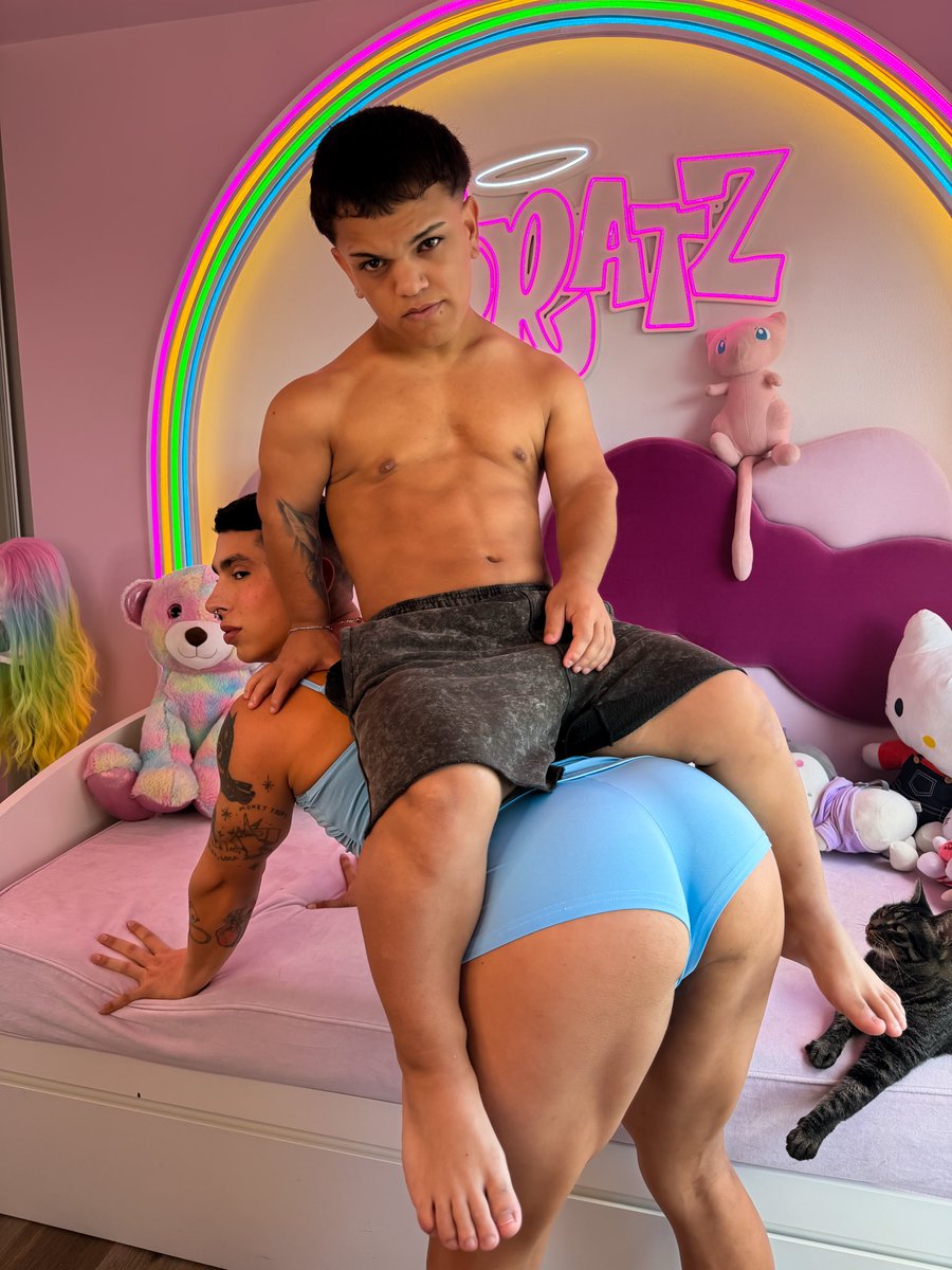 A N D Y ☂️ tweet media