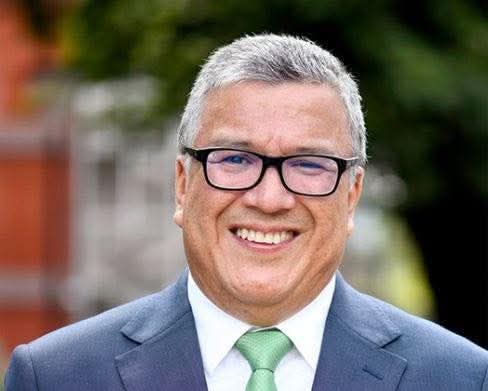 Hola <a href="/UniversidadCR/">UCR</a> ¿ No tiene un parasito corrupto y muerto de hambre que les sobre ? es para cruzarlo con Yohana Obando o Claudia Dobles