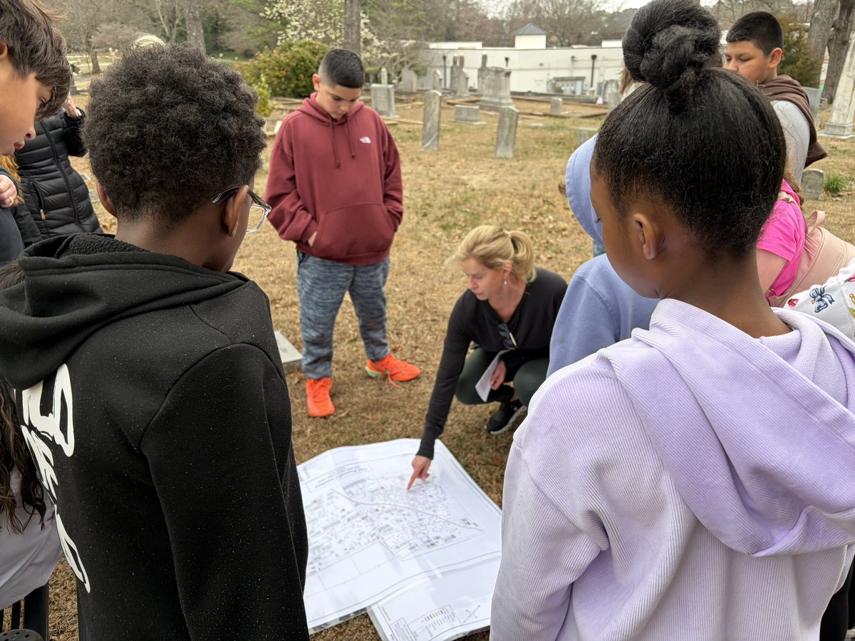 EB Thompson tweet media