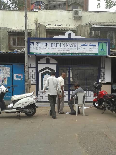 Furkanrshaikh's tweet image. Severe mosquito menace at Zarina CHS, SV Rd, #Bandra West 50. Residents facing health issues due to rising cases. Urging @mybmc
- @mybmcWardHW to conduct immediate &amp;amp; regular fogging &amp;amp; take preventive action.

Please treat this as urgent. #FurkanOnDuty #MosquitoMenace