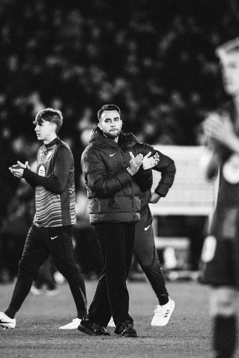 Ho hem donat tot però no ha pogut ser. Orgull d’equip i d’afició! Nits com les d’avui ens fan més forts! #ForçaBarça 💙❤️