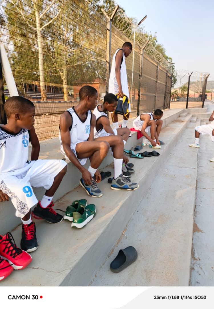 AlumniCic's tweet photo. The Nnaji Foundation Basketball Coaching Clinic is a great opportunity from Zeke Nnaji (of Denver Nuggets Basketball Team. An NBA team in Colorado, USA).

We want to give a shout out to:-
1. Our Almighty God for everything he’s been doing for Semper Nation! https://t.co/Dah3dFQXn5