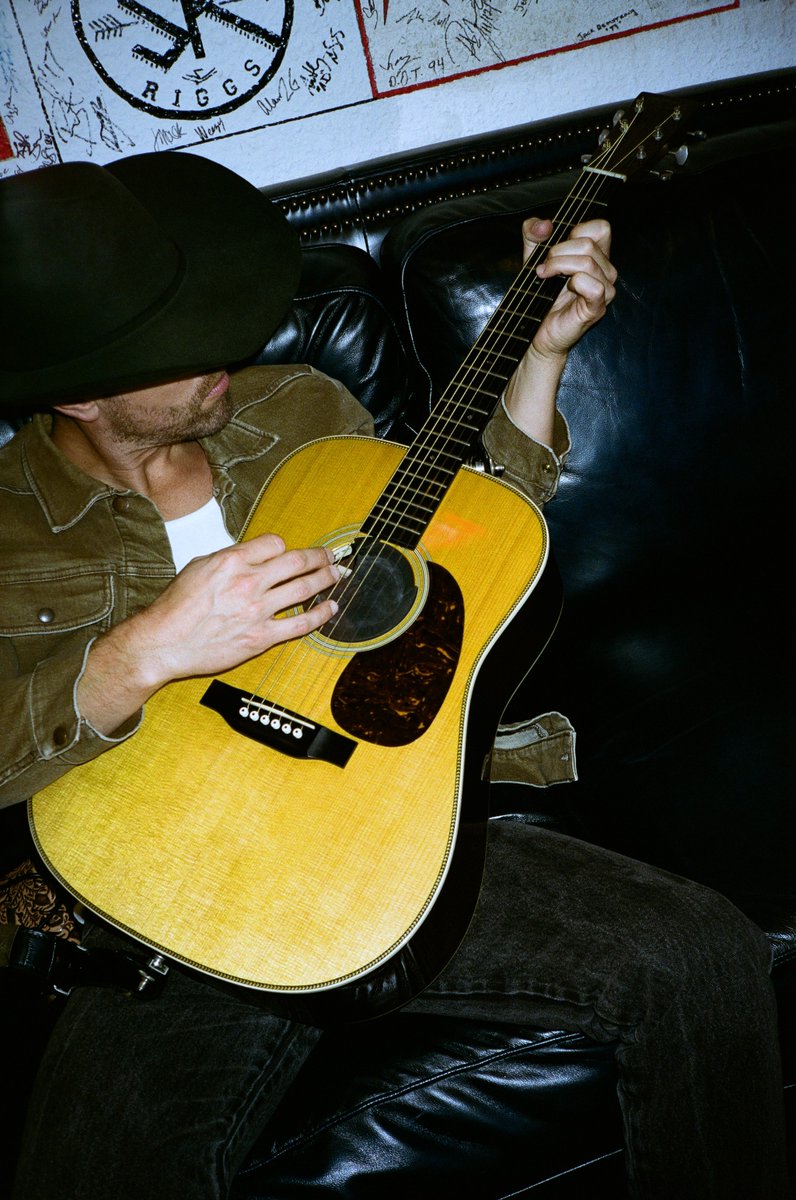 Dustin Lynch tweet media