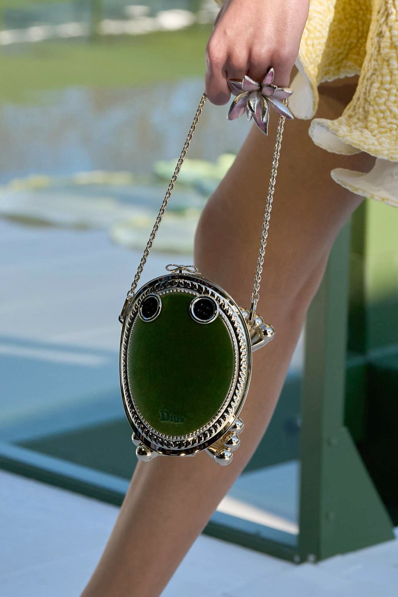 La Mode Unknown tweet media