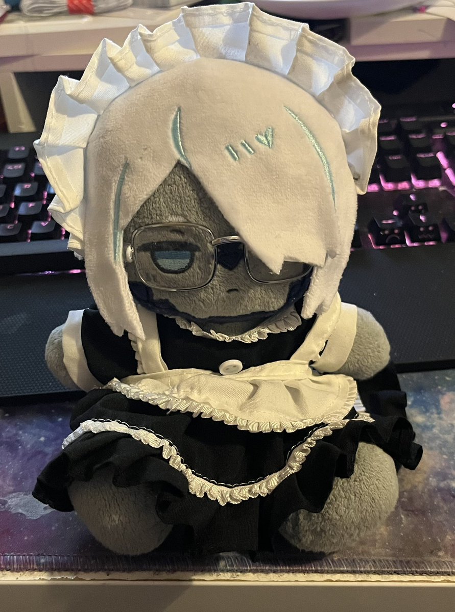dun_scaich's tweet photo. 👽 - a fun fact about mun while i get some work done— im a seamstress! or. well. a toymaker. im considering making an aoife dolly with this pattern because its a cute one :) https://t.co/ekOVONxhMc