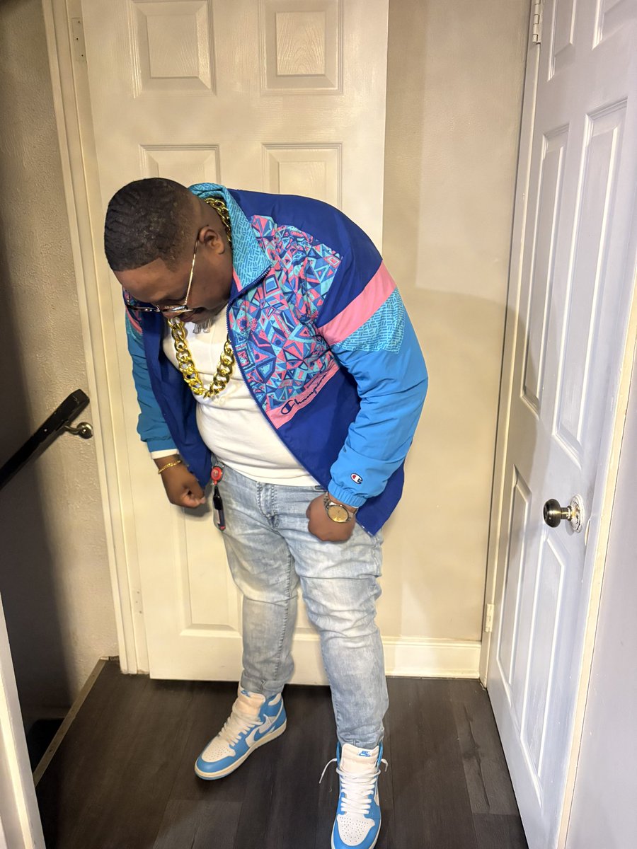 Keemdaddy215's tweet photo. 80’s 90’s party https://t.co/sHcPYgQM4M