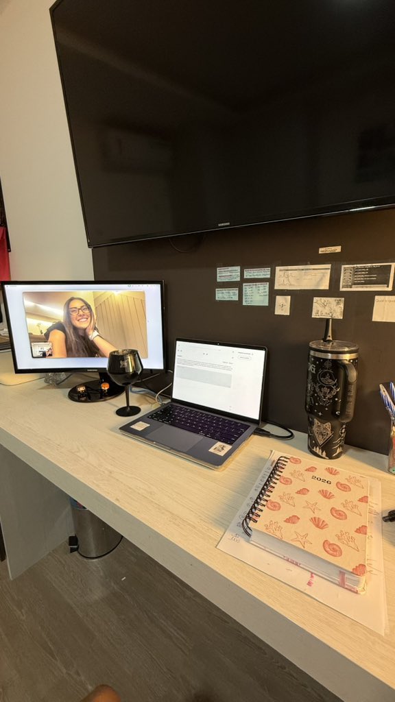 bia é med ufjf 🧠 | 🏷️ medwithbia (ferretto) tweet media