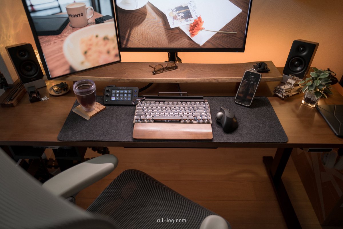 rui_bass's tweet photo. #desksetup https://t.co/3dA68rYqL0